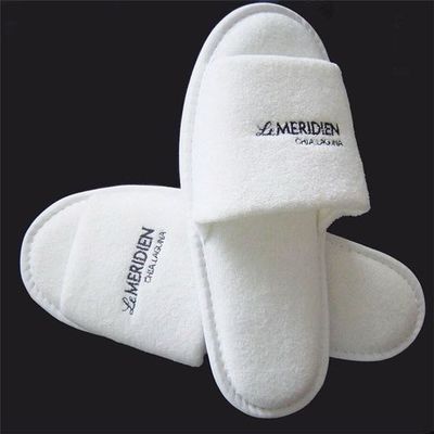 Luxury 4 Star Hotel Bianco ricamo usa e getta Velvet Hotel Scarpe